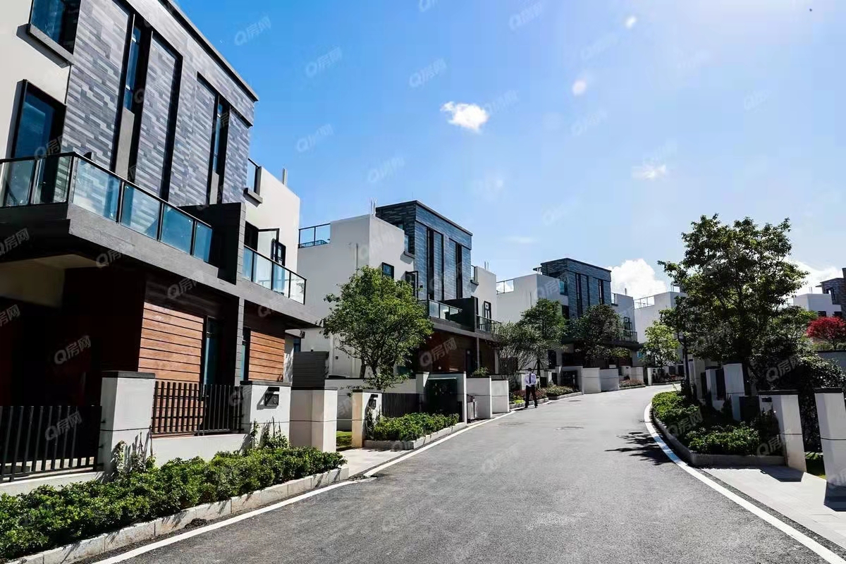 碧輝園十里銀灘，伴海云山苑均價(jià)-40000元/平