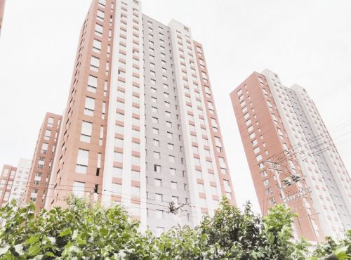 鐵西區(qū)目前共有兩個(gè)在建回遷房項(xiàng)目
