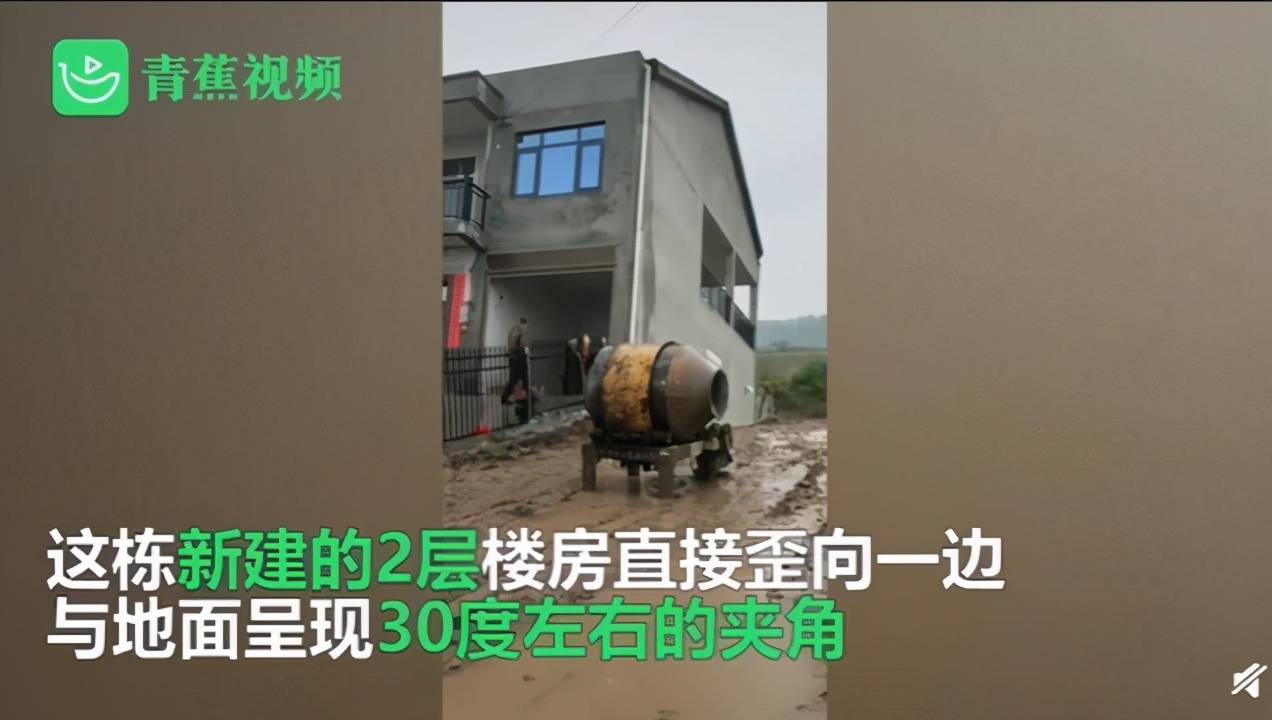 入戶(hù)處緊挨衛(wèi)生間和廚房
